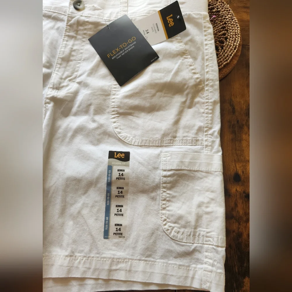 NWT Lee Flex-To-Go Relaxed Fit Bermuda 14P Shorts - Picture 4 of 12